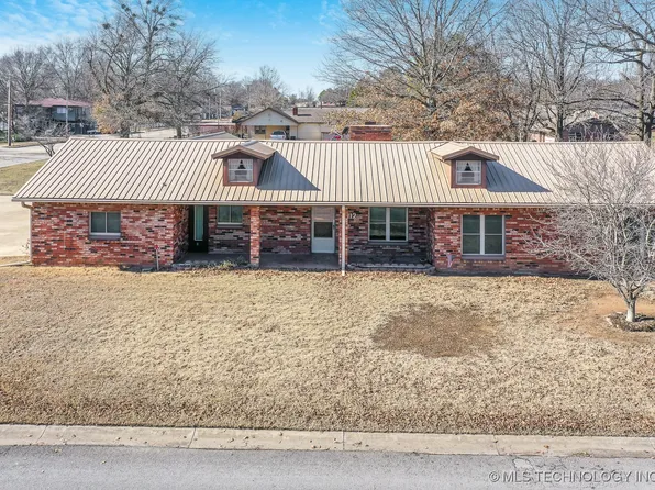 1112 Hillcrest Ave, Tahlequah, OK 74464