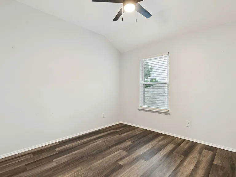 1016 Aviary — Photo 28