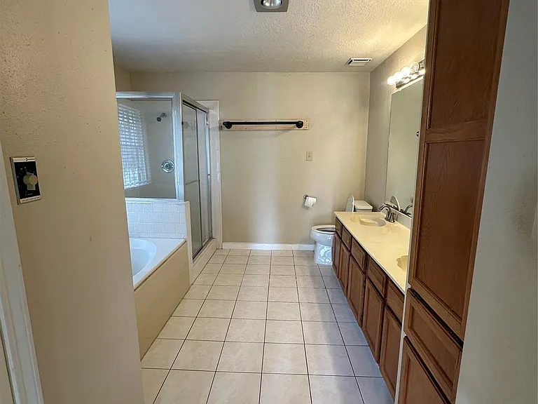 9115 Kindlewood Dr — Photo 5
