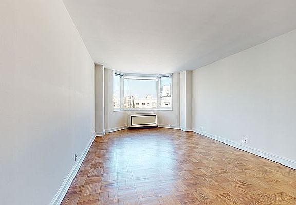 4th image of 400 E 71st St APT 2m