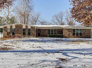 9420 Highland Dr, Broken Arrow, OK 74014