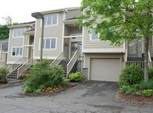 104 Lake Pl S #104, Danbury, CT 06810