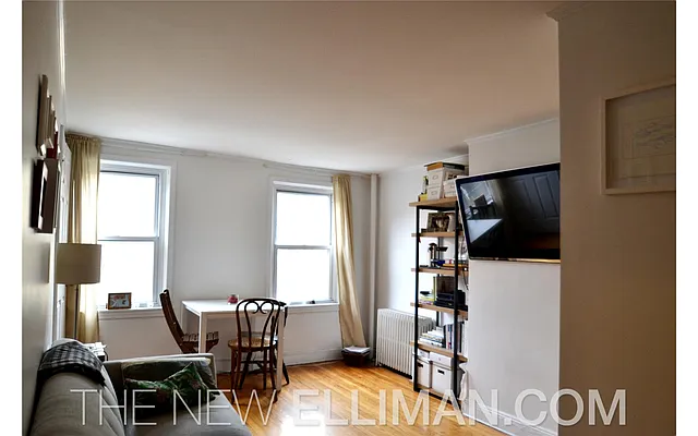 Rented by Douglas Elliman | media 23