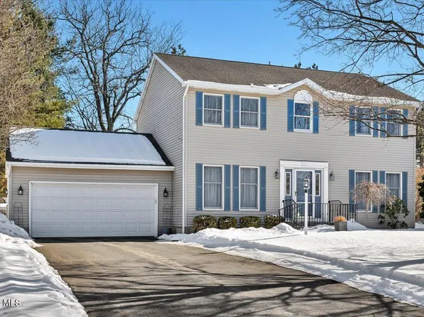 52 Old Birch Lane, Albany, NY 12205