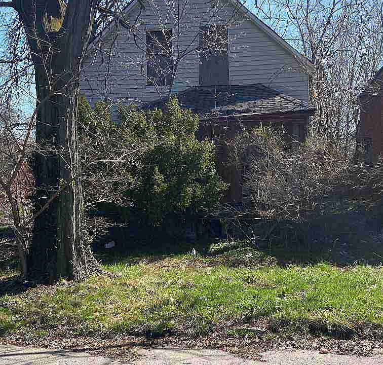5800 Woodrow