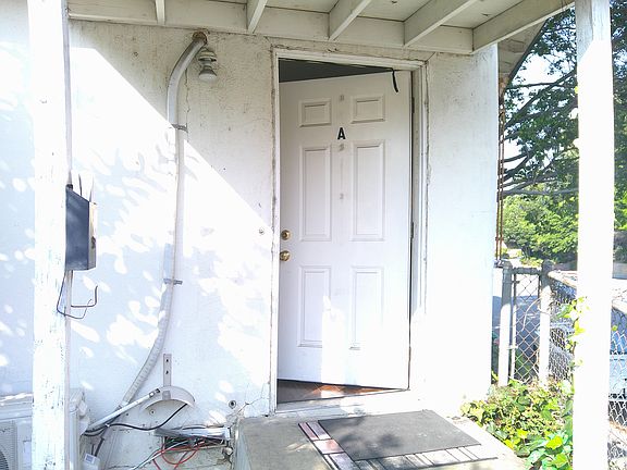 5th image of 445 S Garfield Ave APT B