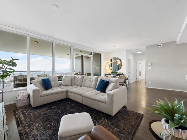 1955 Alpha Way #5605, Burnaby, BC V5C 0K6