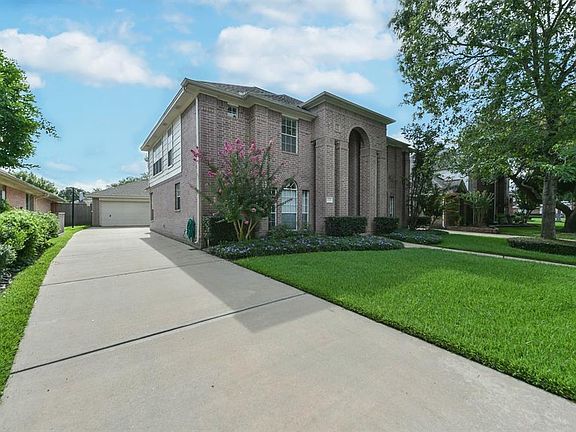 2nd image of 5203 Inglewood Dr