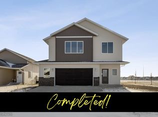 6041 80th Ave S, Horace, ND 58047