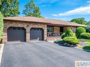 18 Peppermint Hill Rd, North Brunswick, NJ 08902