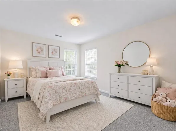 693 Triple Crown Ct, Whitsett, NC 27377