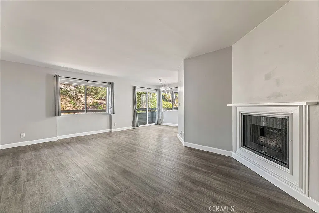 2 bed, 964 sqft, $2,750 — Photo 3