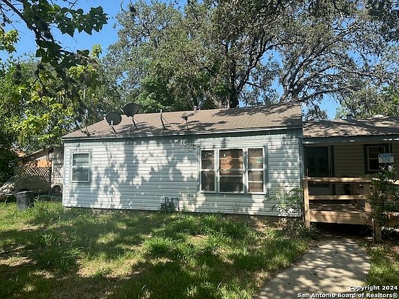 3rd image of 711 BURMEISTER ST