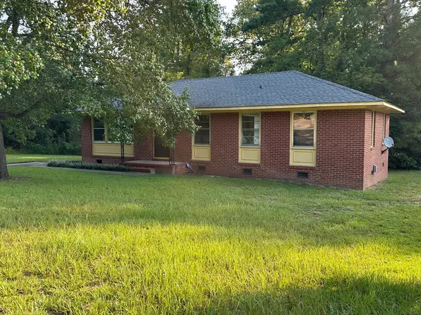 1906 Lido St, Fayetteville, NC 28301