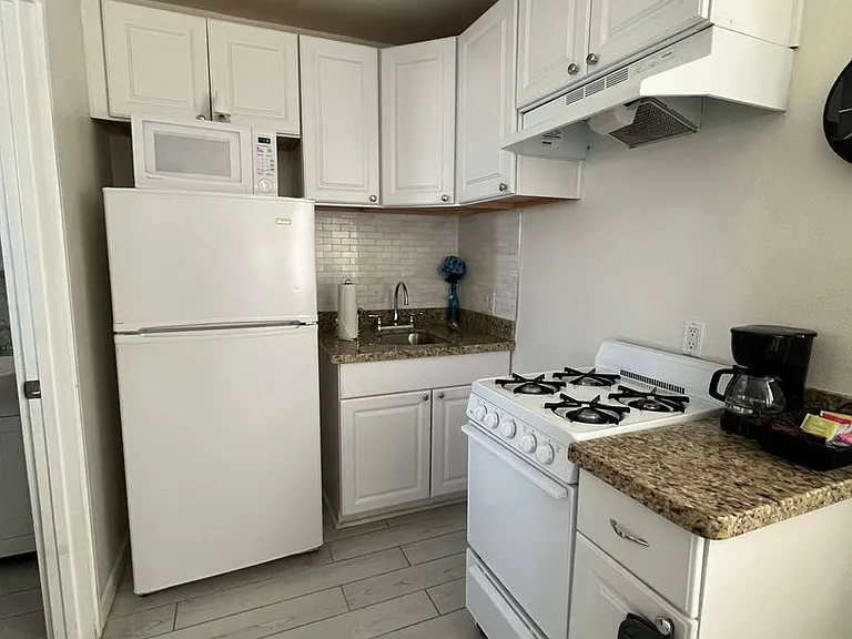 66386 Desert View Ave — Photo 2