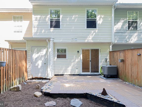 4th image of 45260 Woodstown Way