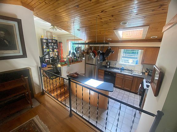 4th image of 12 Highland Ave