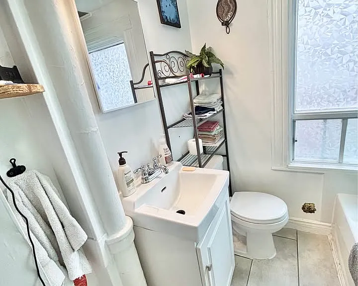 349 Charlotte St #347 — Photo 7