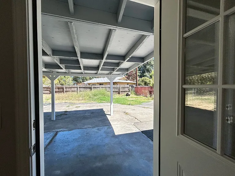 210 SW 142nd Ave — Photo 31