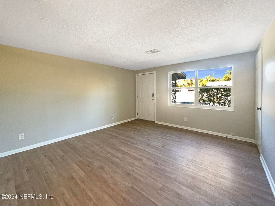 8392 FURY Drive, Jacksonville, FL 32244 | Zillow