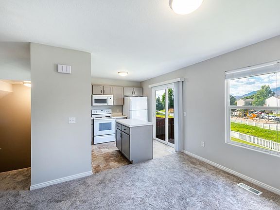 5th image of 629 Glen Livet Ln