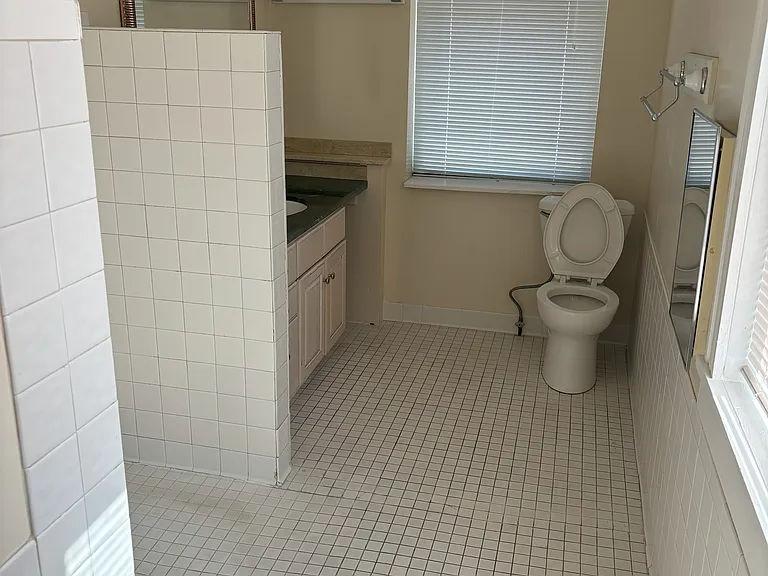 2315 Vine St #1 — Photo 5