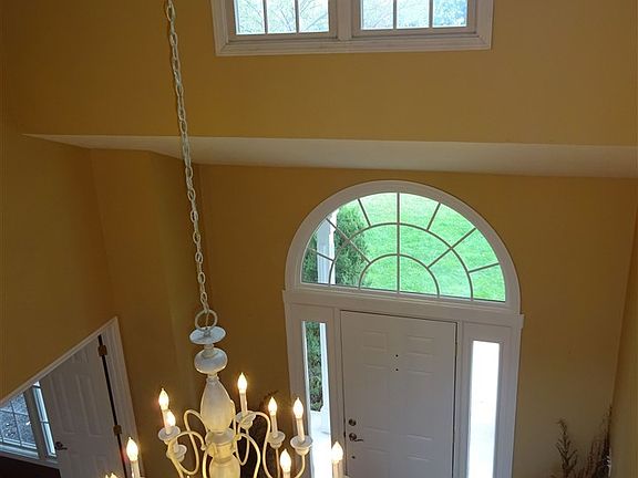 5th image of 1624 S Mayberry Dr