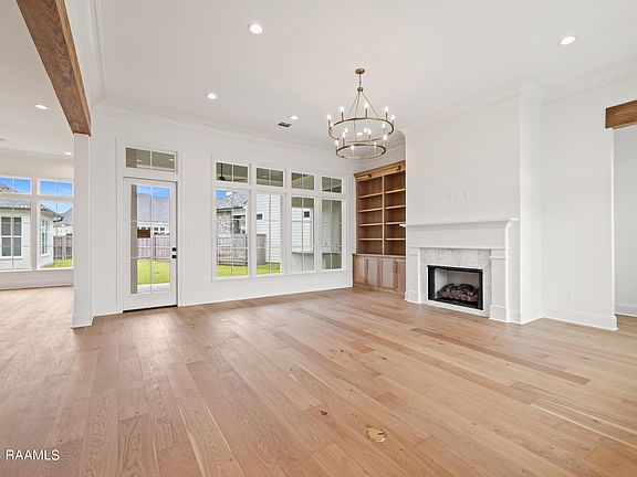 5th image of 212 Harvest Creek Ln