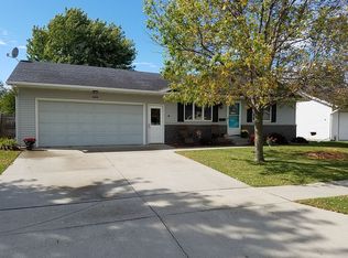 1609 Oakwood Dr, Carroll, IA 51401