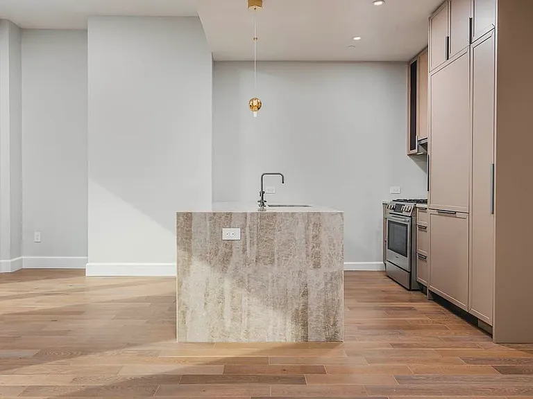262 9th St #Penthouse 801 — Photo 4