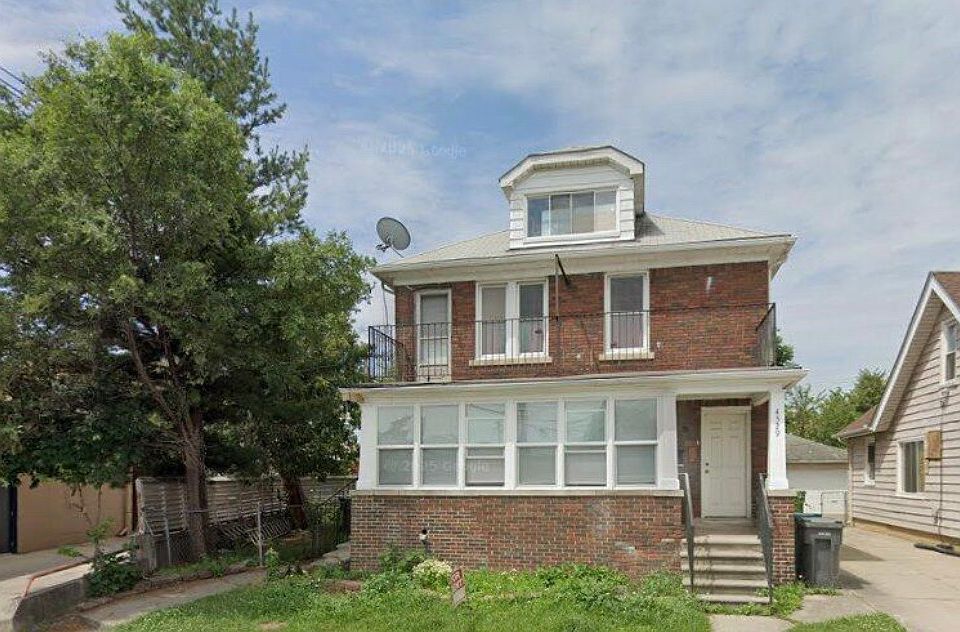 1st image of 4527 Mead St #2