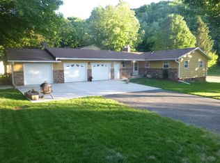 305 W Bluff Ave, Elmwood, WI 54740