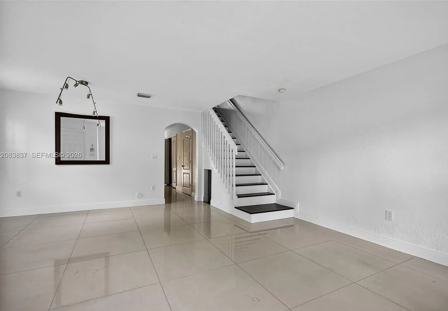 Melrose Point Condo — Photo 3