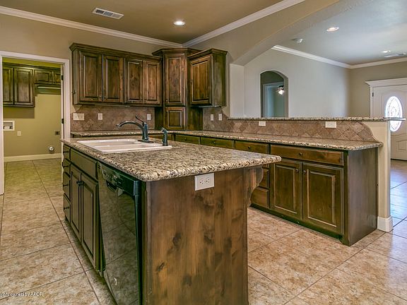 3rd image of 8303 Pineridge Dr