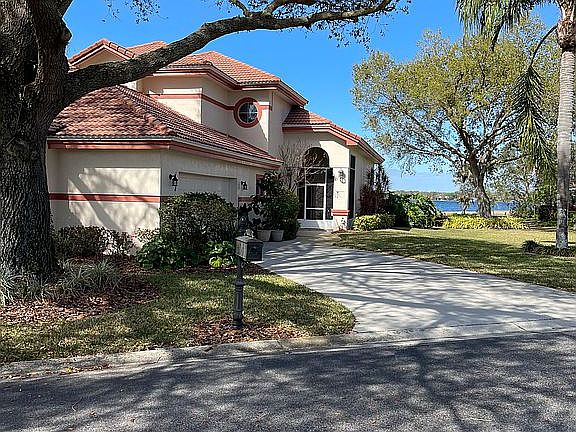 4th image of 1128 Shoreline Ln