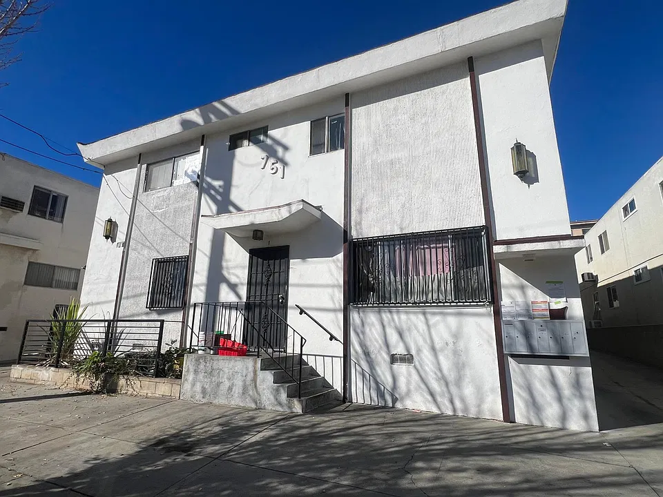 751 Yale St #2