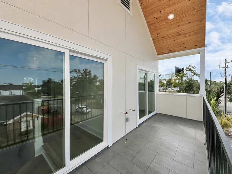 3806A Yale St — Photo 24