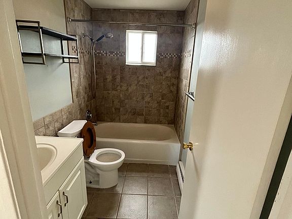 5th image of 78 Fairview Ave #2