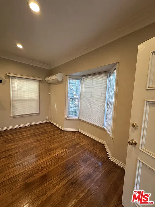 205 S Doheny Dr — Photo 3