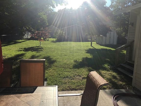 3rd image of 808 Livingston Dr