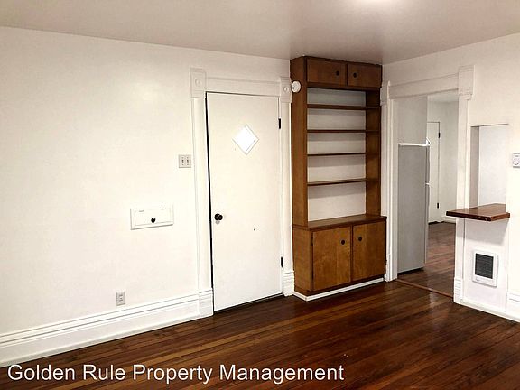 3rd image of 815 N Washington St
