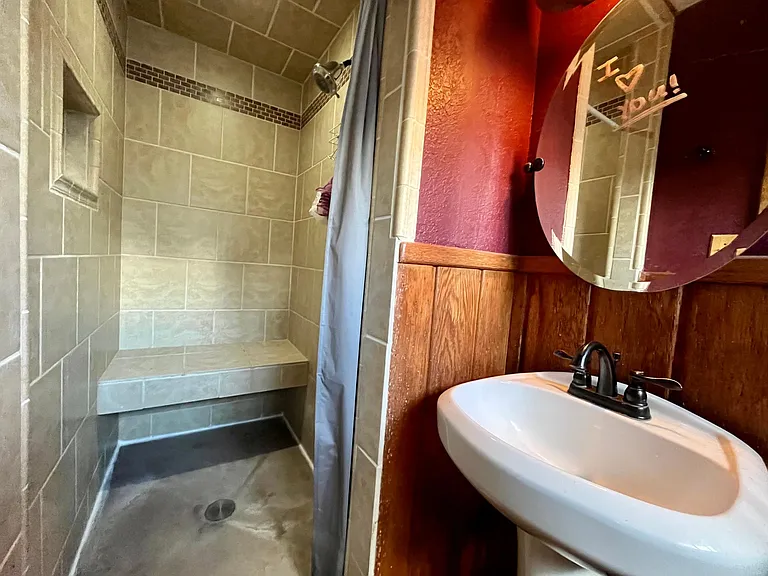3518 Lynette Dr — Photo 29