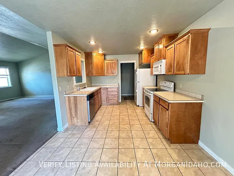 10224 W Maymie Rd — Photo 4