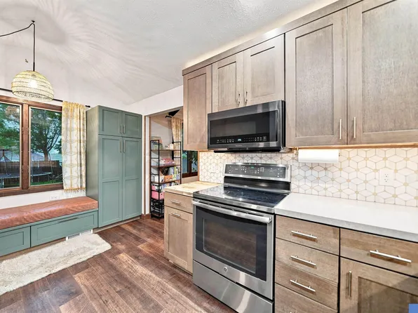 2405 Grant St, Beatrice, NE 68310