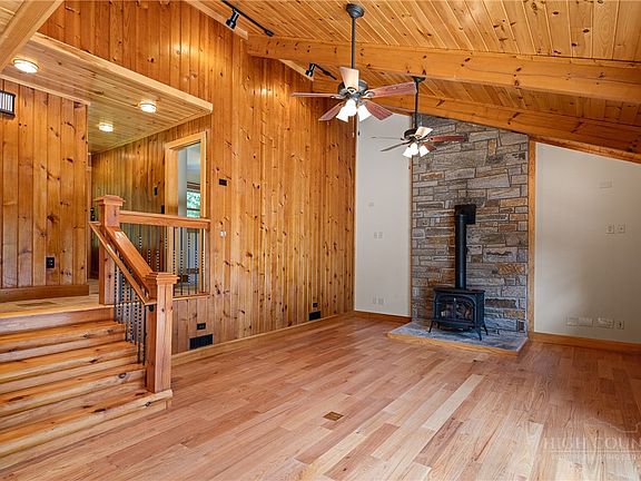 3rd image of 276 Storie Road