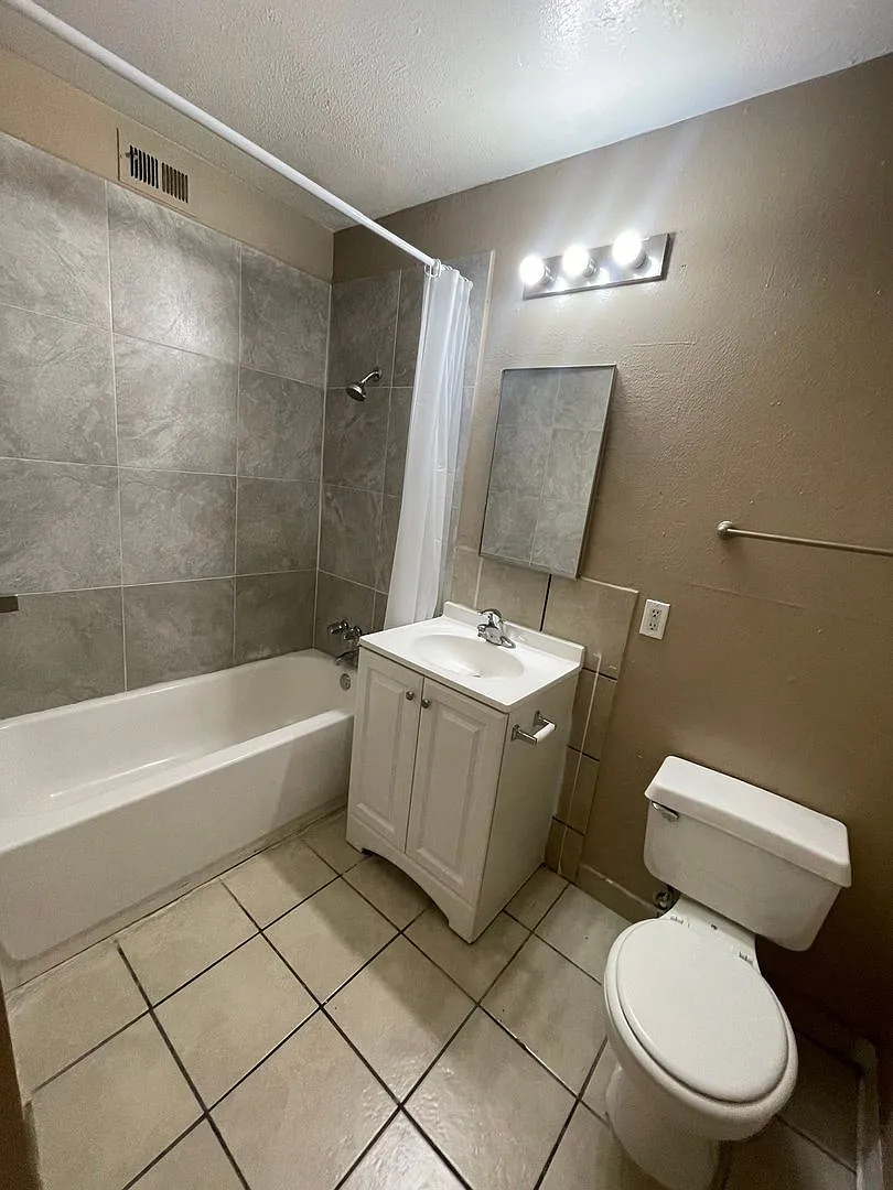 50% OFF Your First Month's Rent with Approved Credit — Photo 4