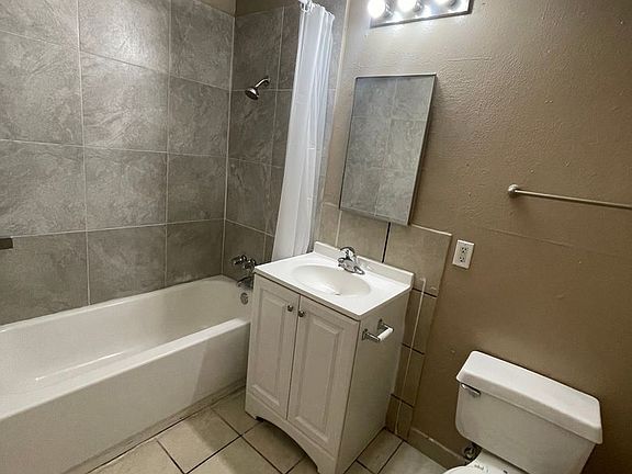 4th image of 3719 Hazelwood St APT 2
