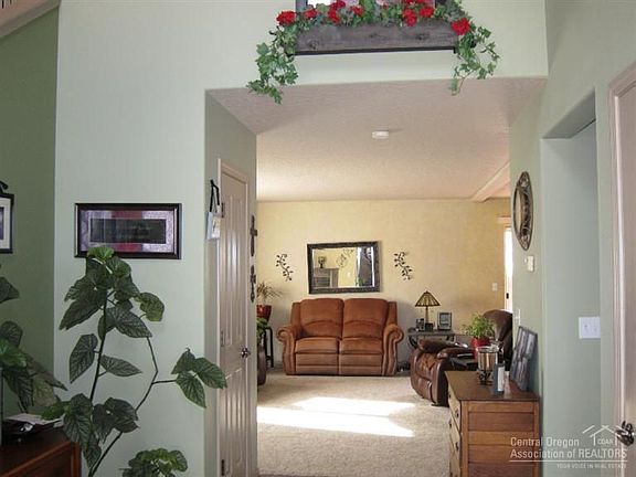 5th image of 16400 Cassidy Ct