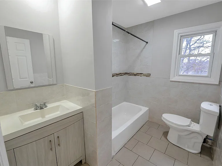 10 Spruce St #2 — Photo 4
