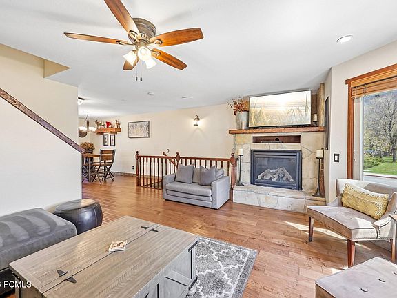 3rd image of 1378 Park Ave Unit 4